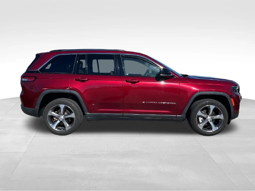Used 2023 Red Jeep Limited image 5