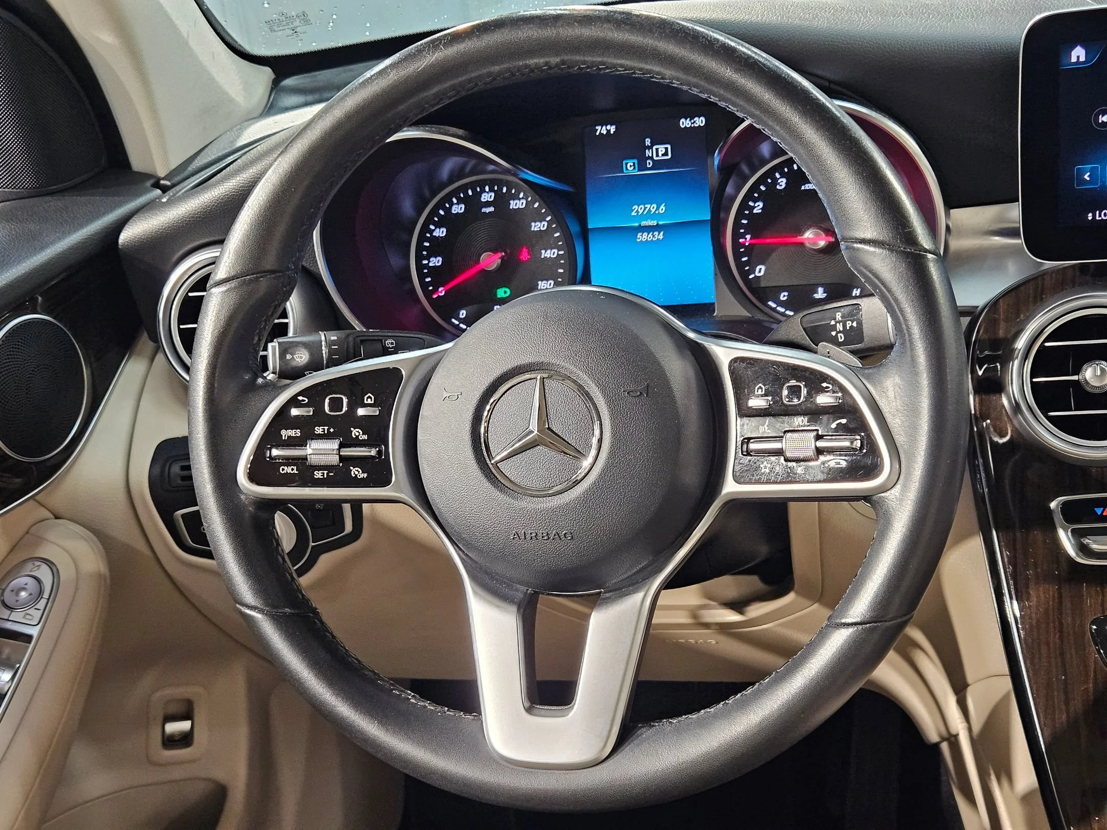 Used 2021 Polar White Mercedes-Benz GLC 300 image 27