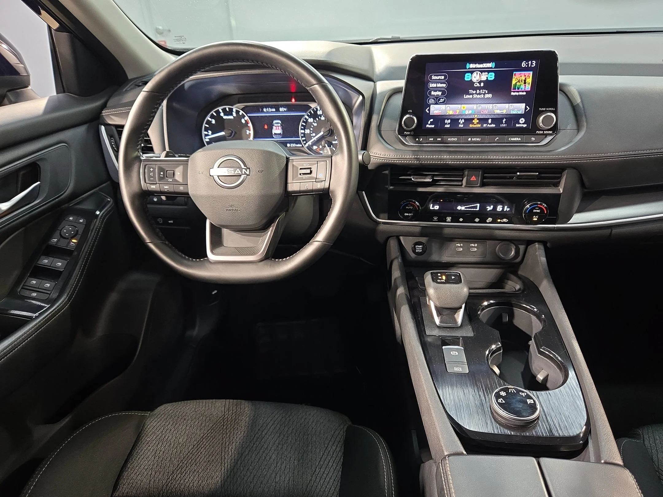 2025 Nissan Rogue SV - Photo 9