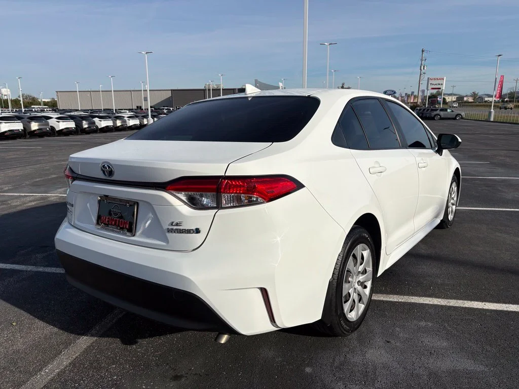 Used 2023 White Toyota LE image 5