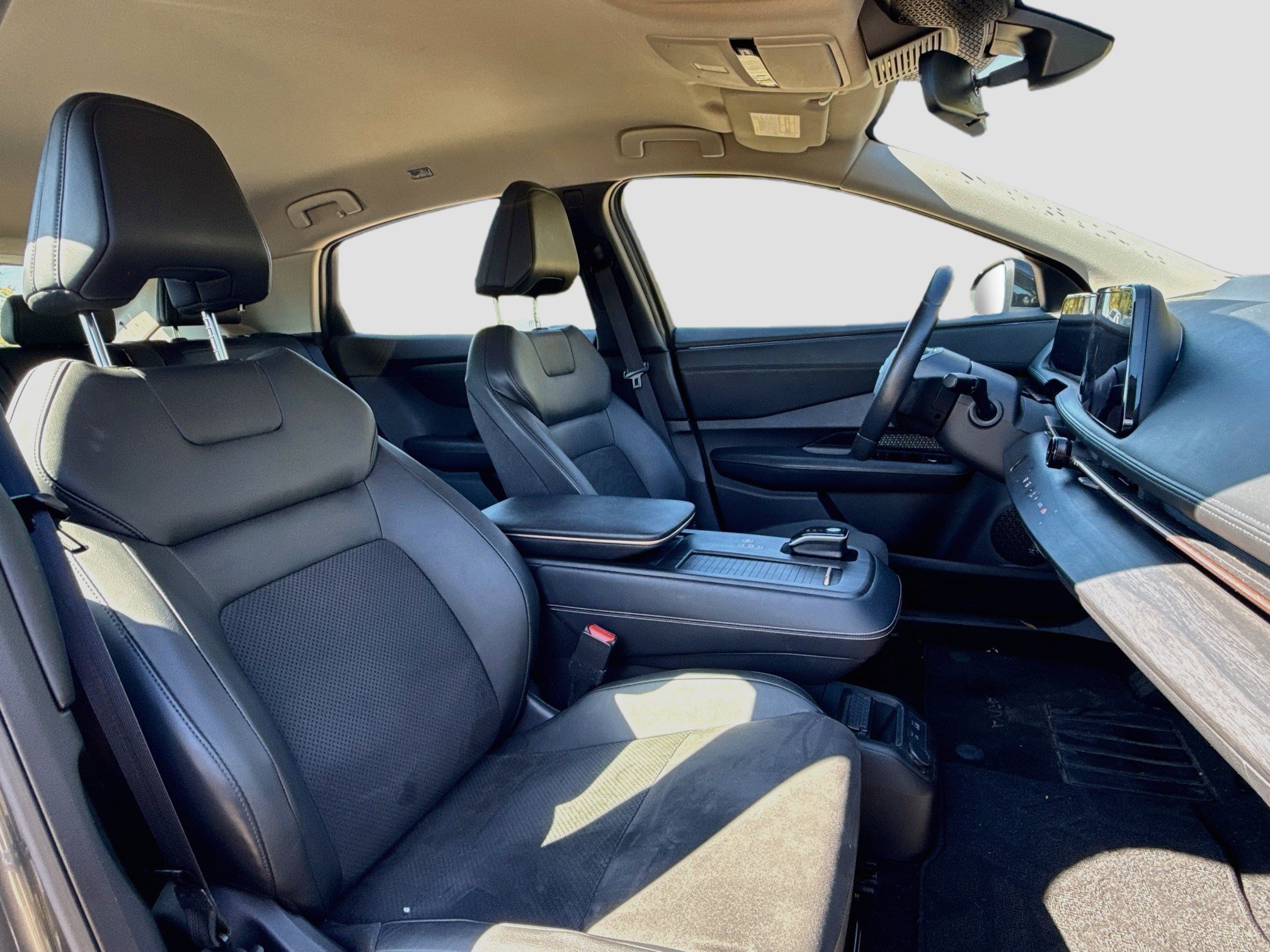 Used 2023 Gun Metallic Nissan ENGAGE image 27
