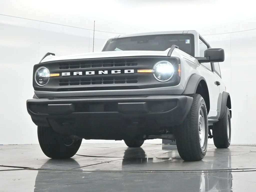 New 2026 Avalanche Gray Ford Base image 32