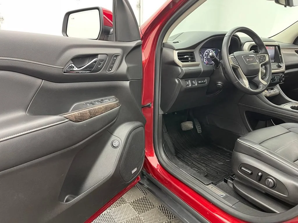 Used 2021 CAYENNE RED TINTCOAT GMC Denali image 18