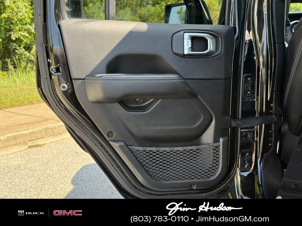 Used 2022 Black Jeep Overland image 24