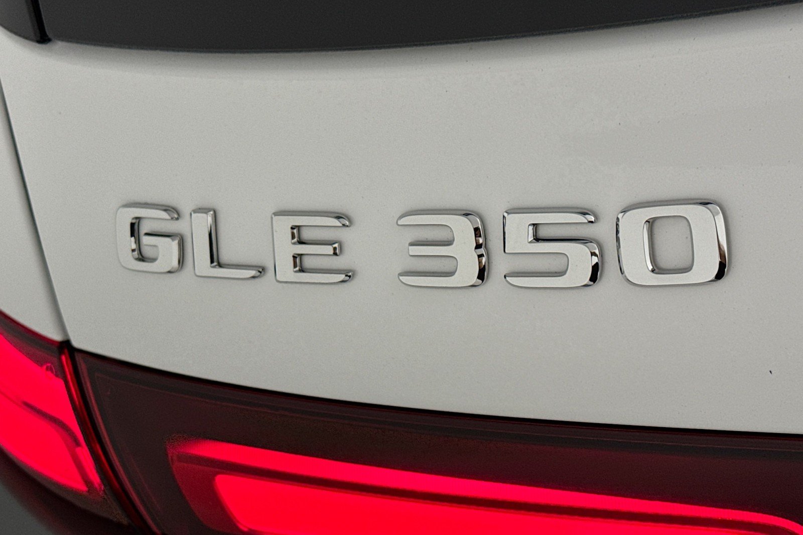 New 2026 Polar White Mercedes-Benz GLE 350 SUV image 8