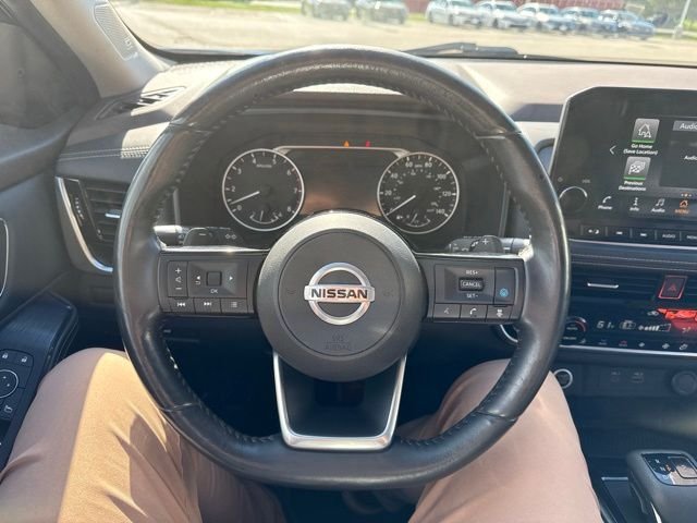 Used 2021 Blue Nissan SL image 17