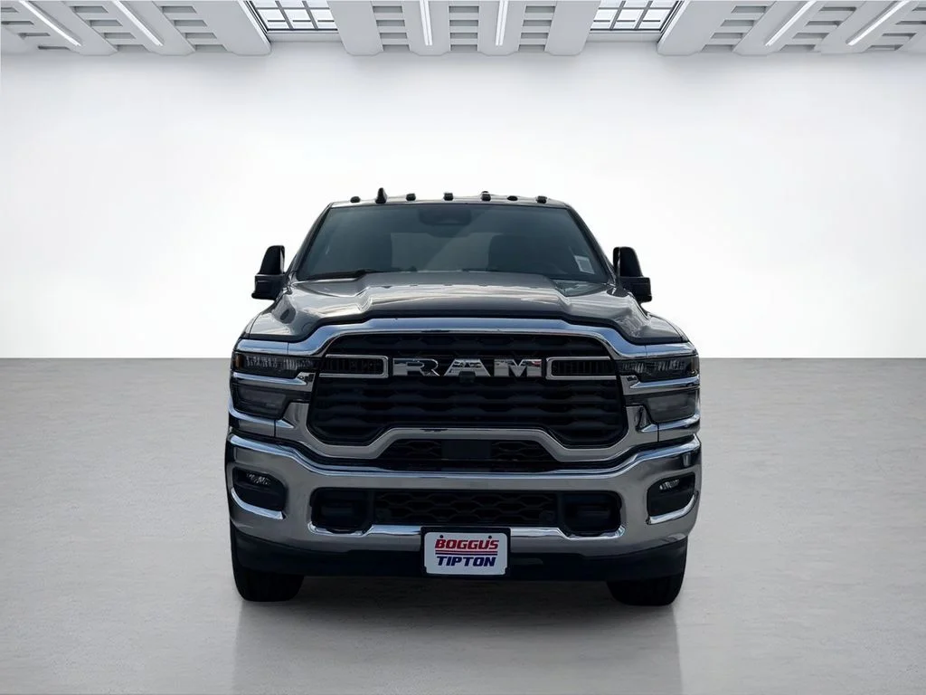 New 2026 Granite Crystal Metallic Clear-Coat Exterior Paint RAM Tradesman image 8