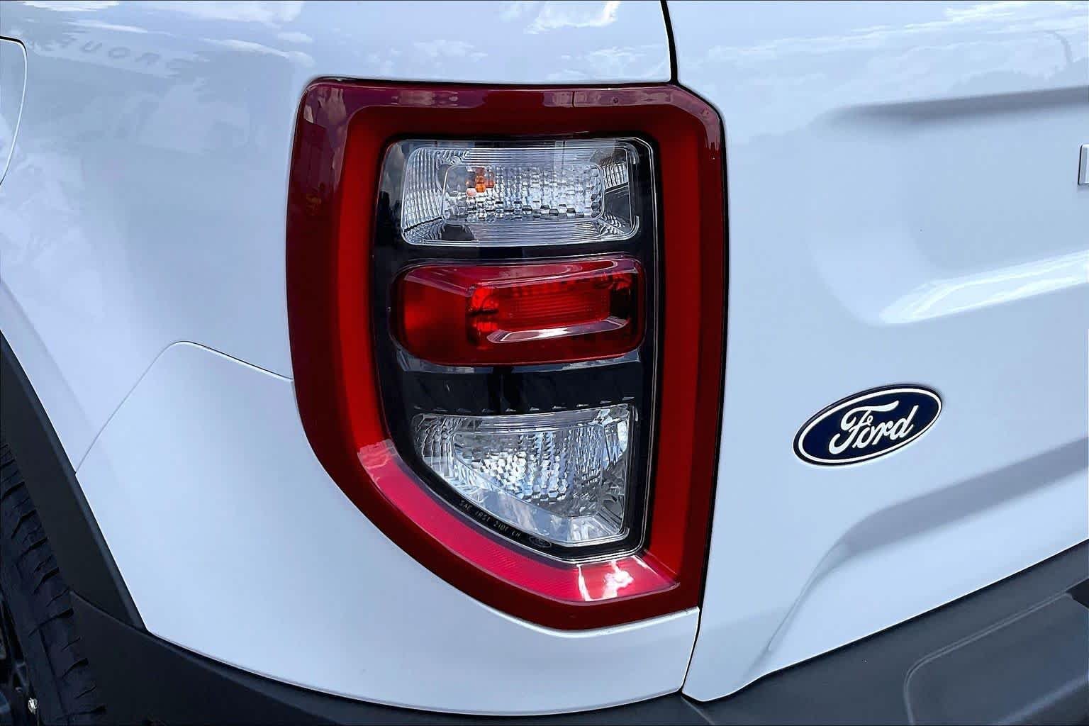 New 2026 Oxford White Ford Badlands® image 14