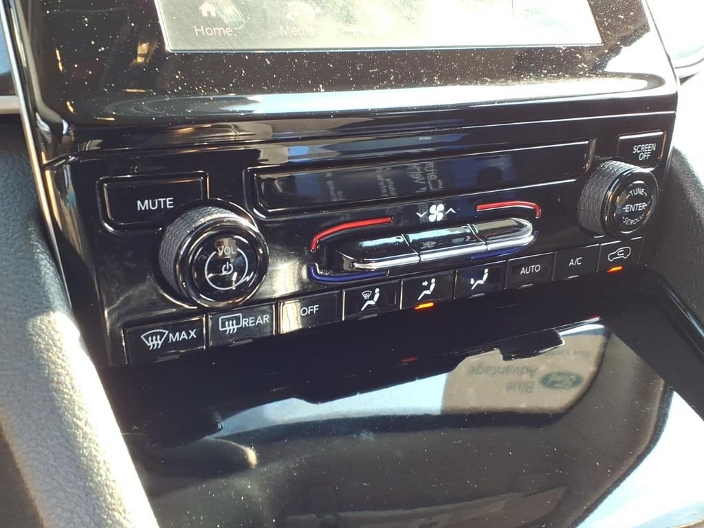 Certified Used 2023 Metallic Jeep Laredo image 22