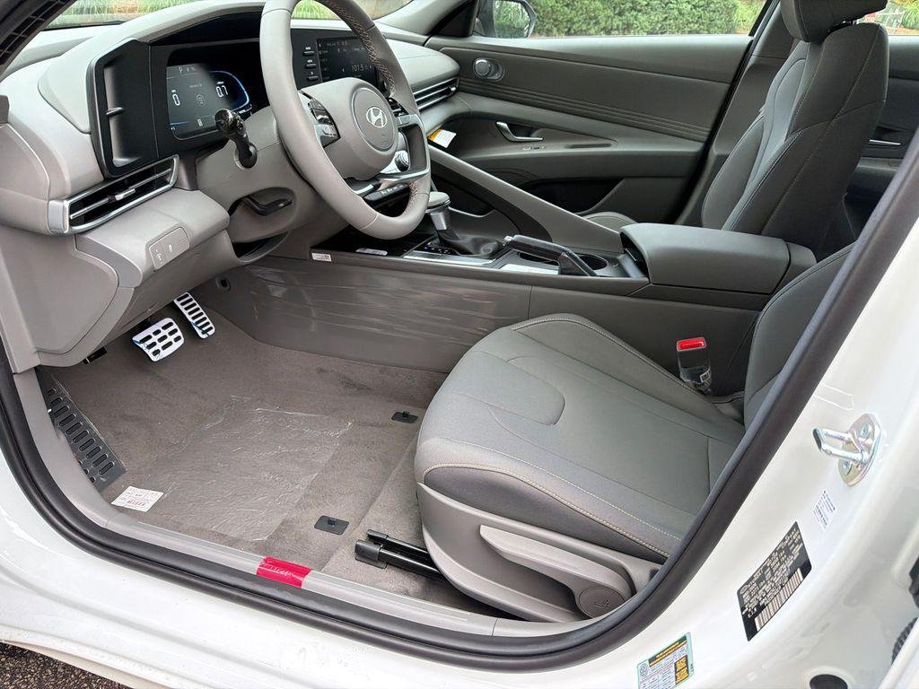 New 2026 White Hyundai SEL Sport image 9