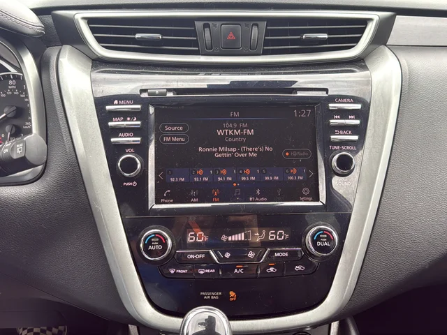 Used 2020 Gray Nissan SL image 21
