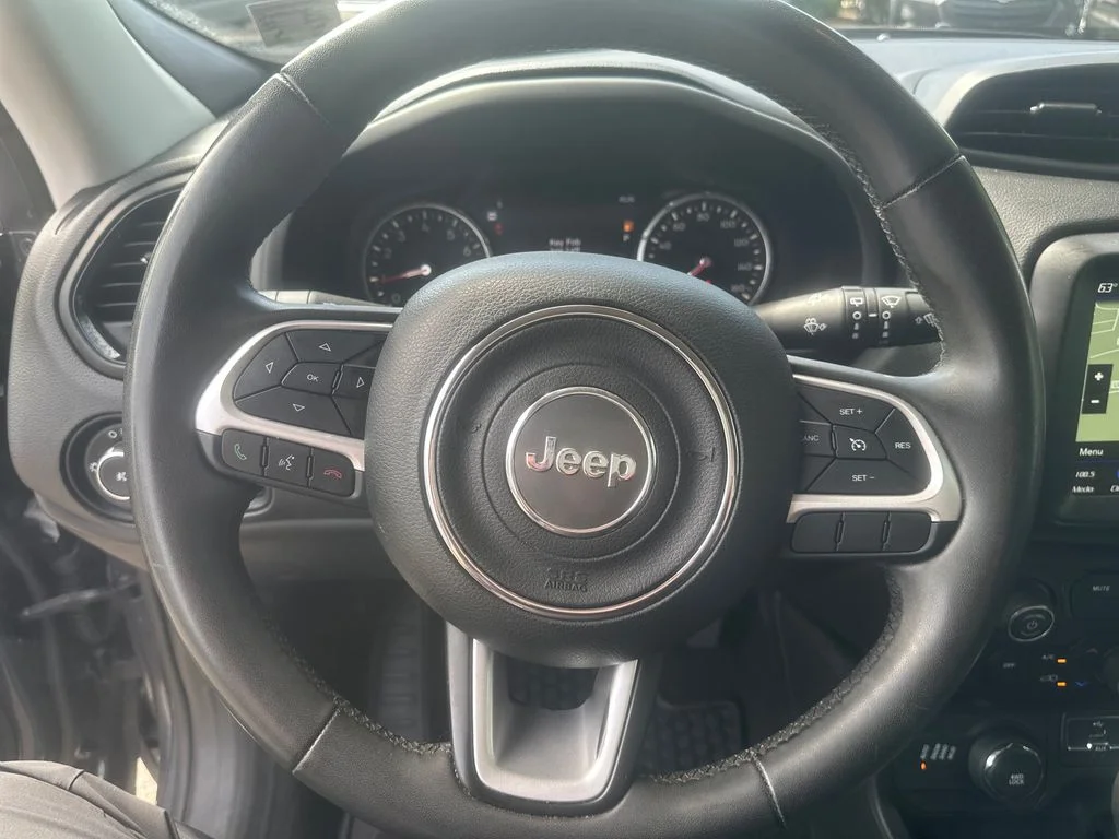Used 2023 Gray Jeep Altitude image 12