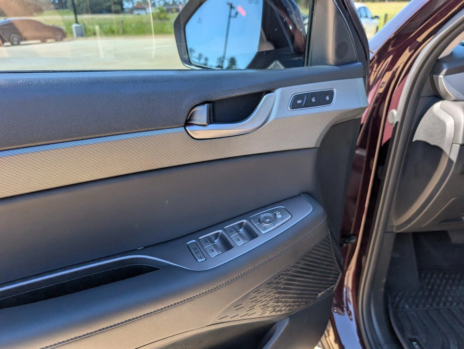 Used 2023 Sierra Burgundy Hyundai SEL image 16