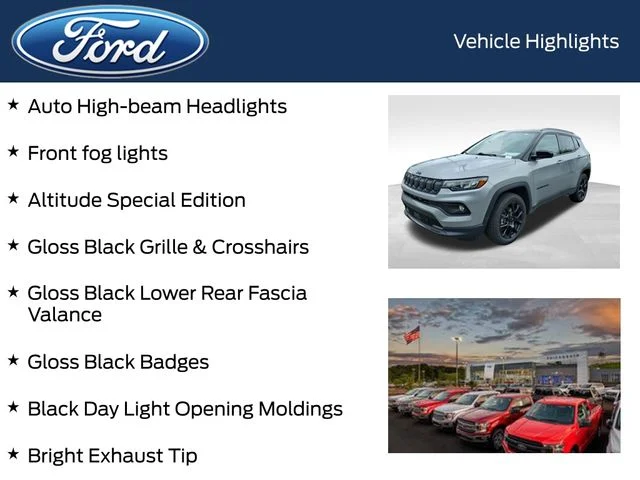 Used 2022 Silver Jeep Latitude image 13