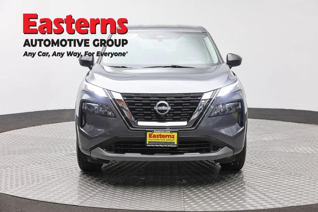 Used 2023 Gray Nissan S image 2