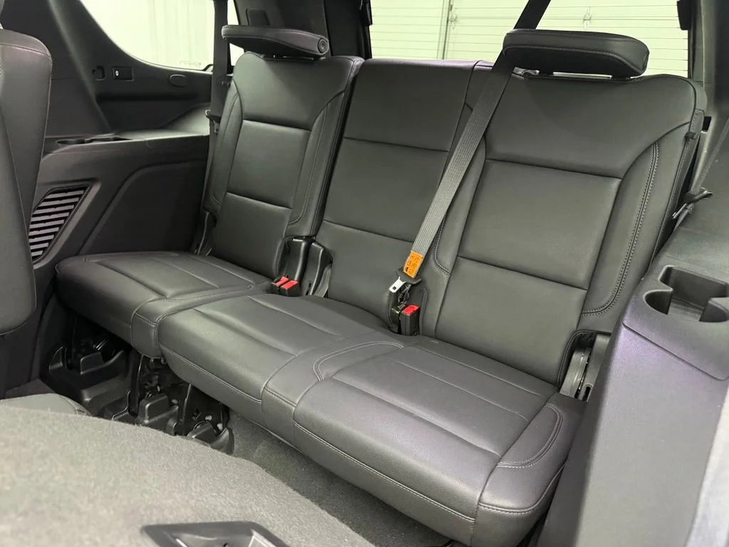Used 2023 Gray Chevrolet Z71 image 32
