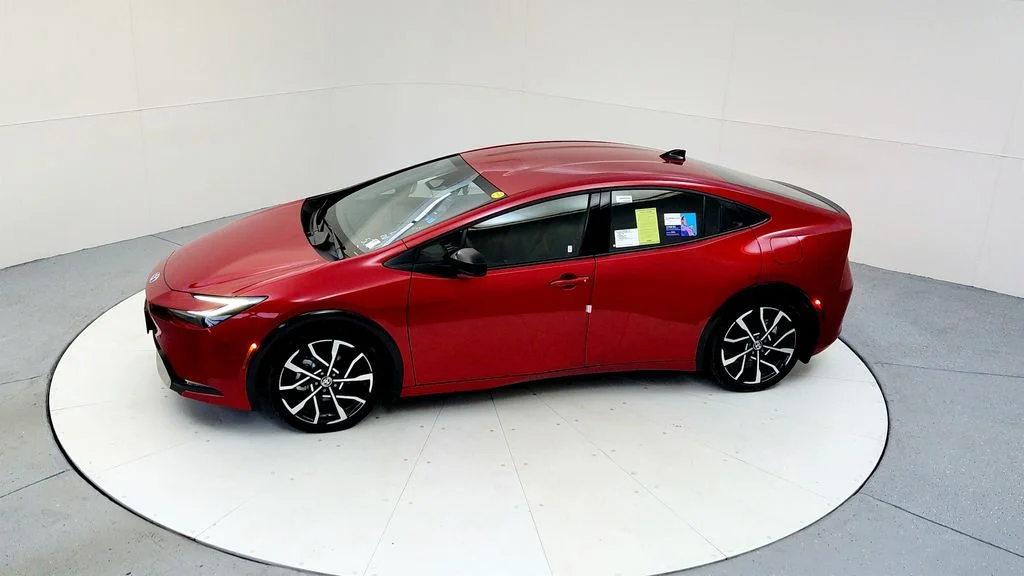 2026 Toyota Prius Plug-in Hybrid XSE - Photo 11