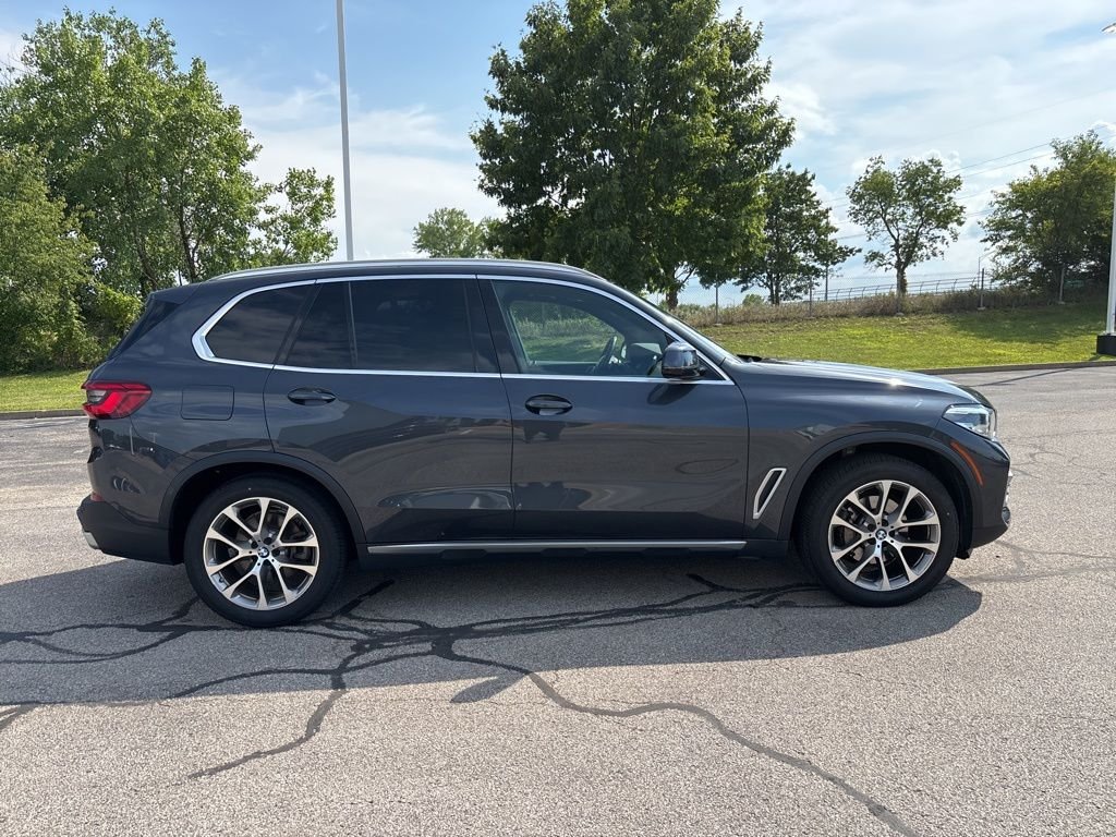 Used 2019 Gray BMW xDrive40i image 19