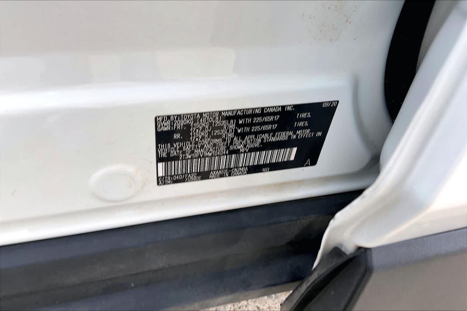 Used 2021 Super White Toyota XLE image 35
