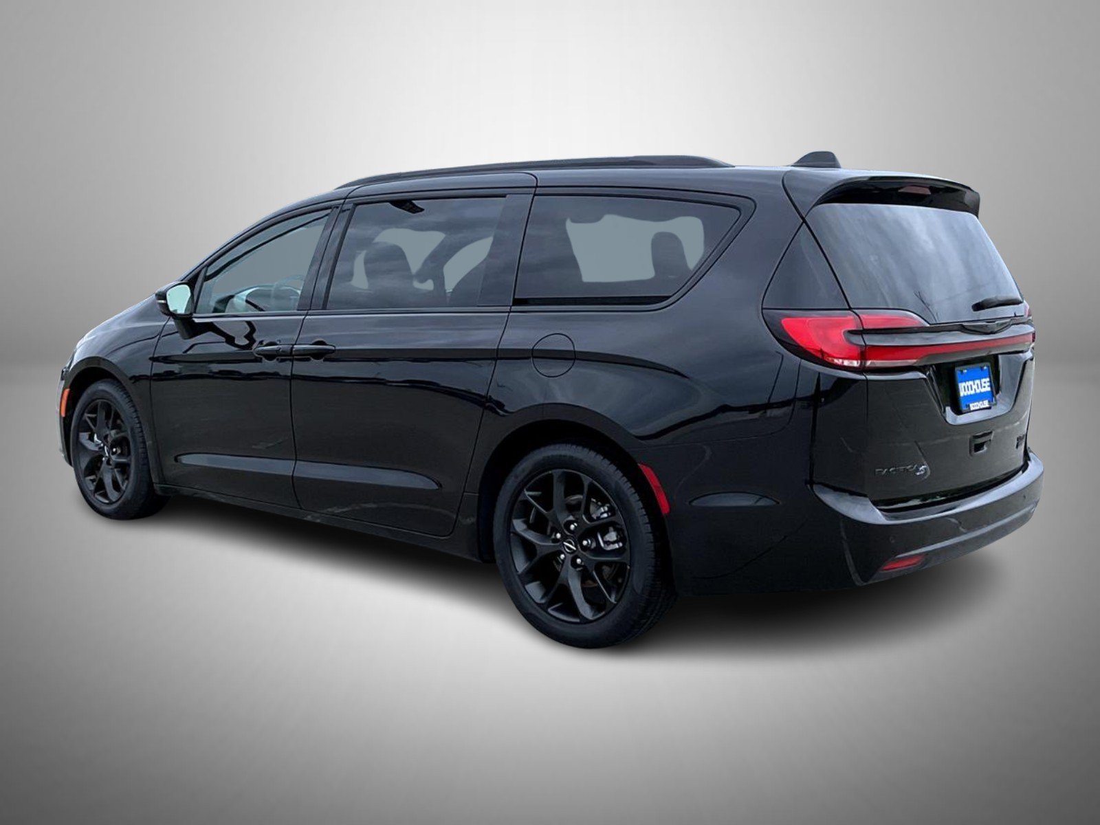 Used 2025 Black Chrysler Limited image 7