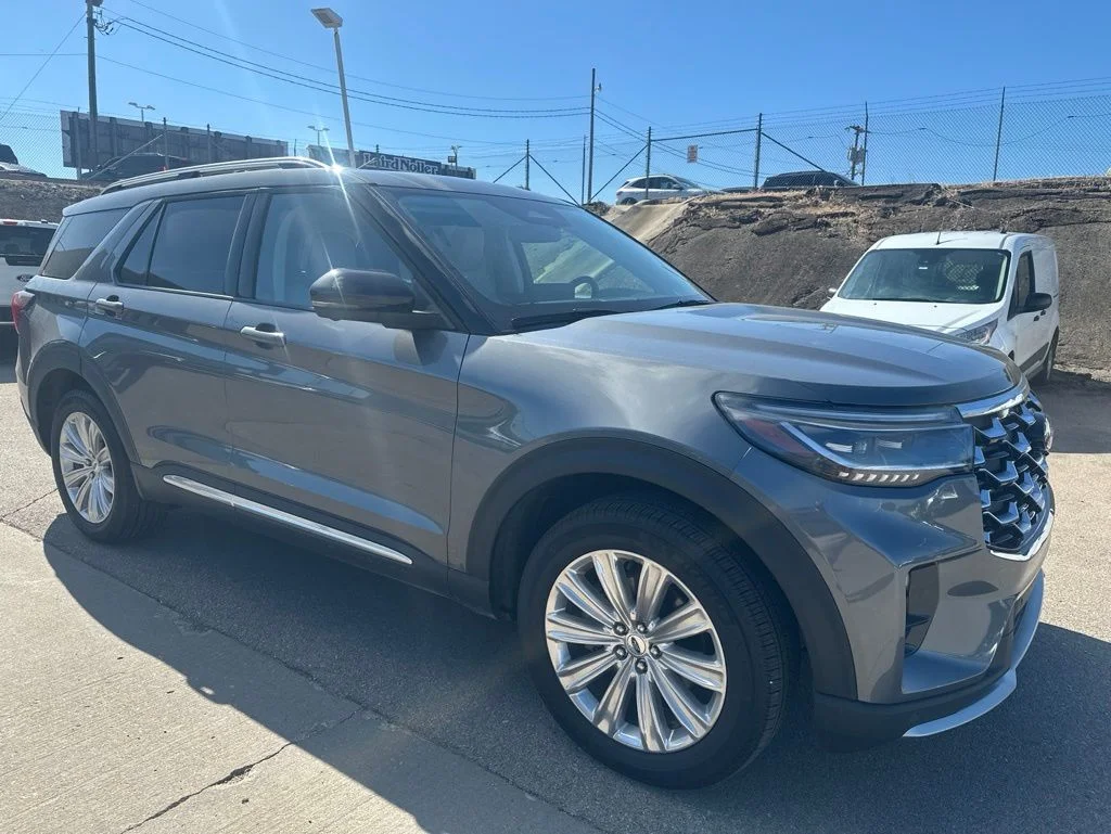 2025 Ford Explorer Platinum 4WD (PL535)'s photo