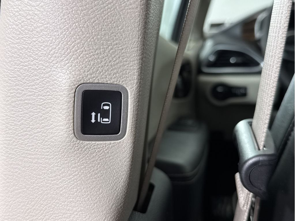 2023 Chrysler Pacifica Limited - Photo 23