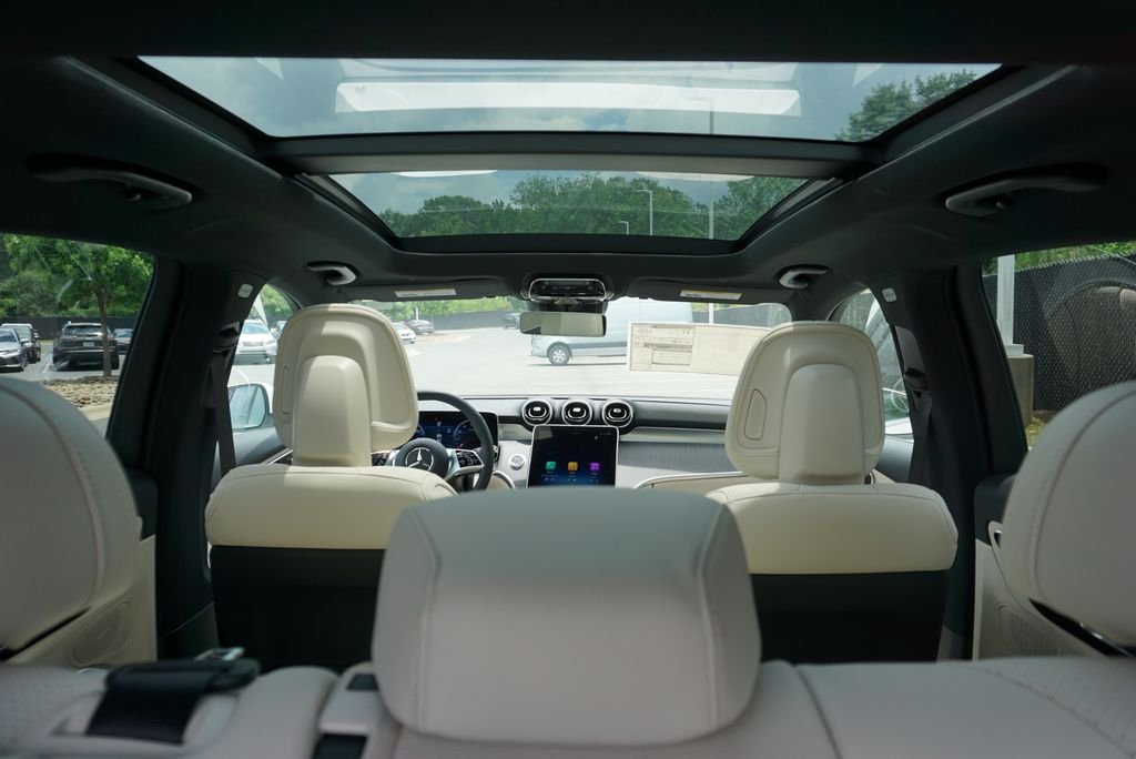 New 2026 Polar White Mercedes-Benz GLC 300 image 21