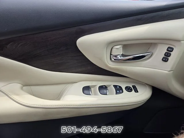 Used 2020 Brown Nissan Platinum image 28