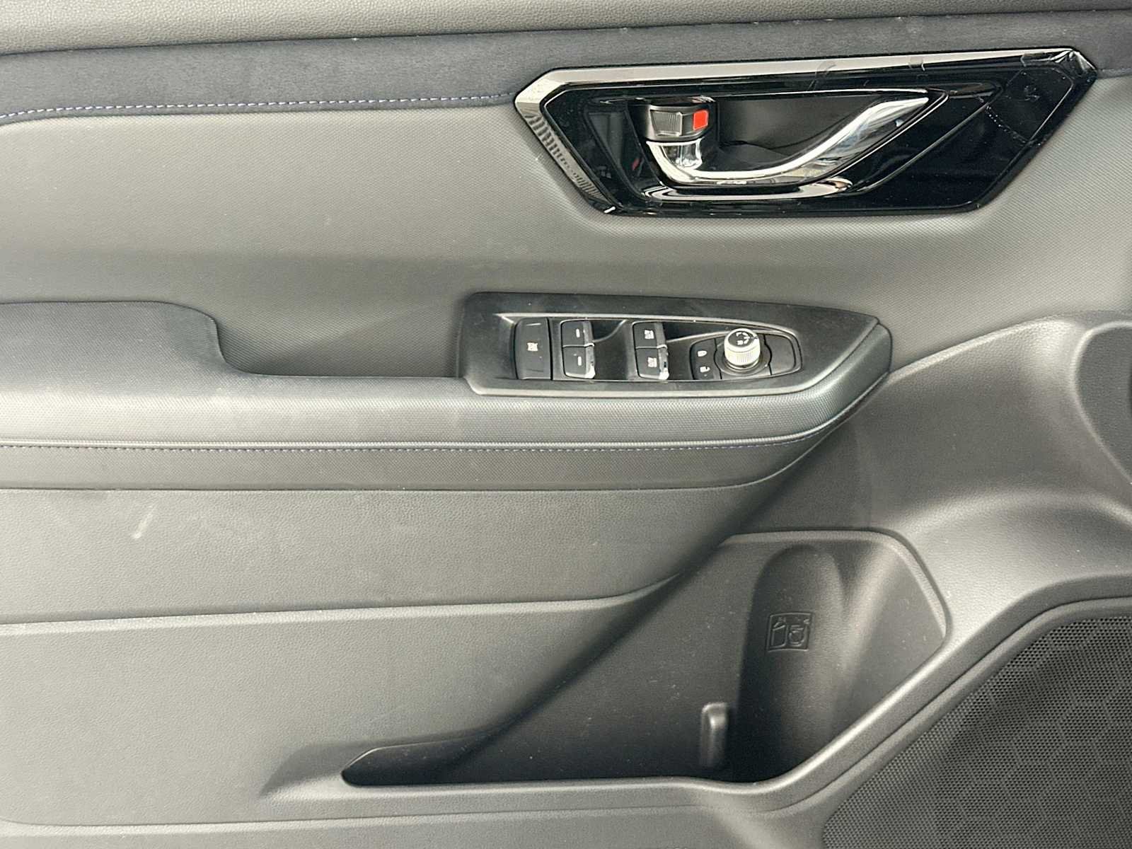 New 2026 CRYSTAL BLACK SILICA Subaru Limited Hybrid image 17