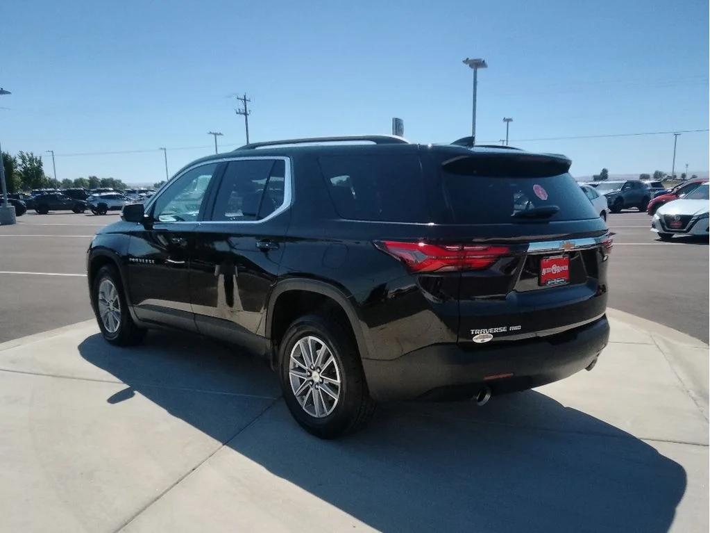 Used 2022 Mosaic Black Metallic Chevrolet LT Cloth image 5