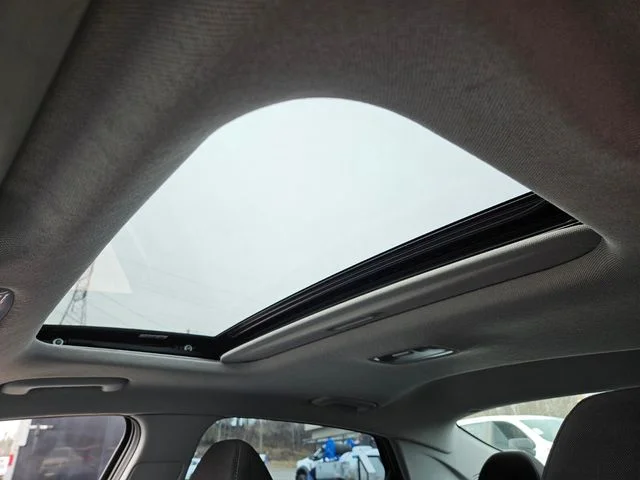 Used 2024 Gray Hyundai SEL image 24