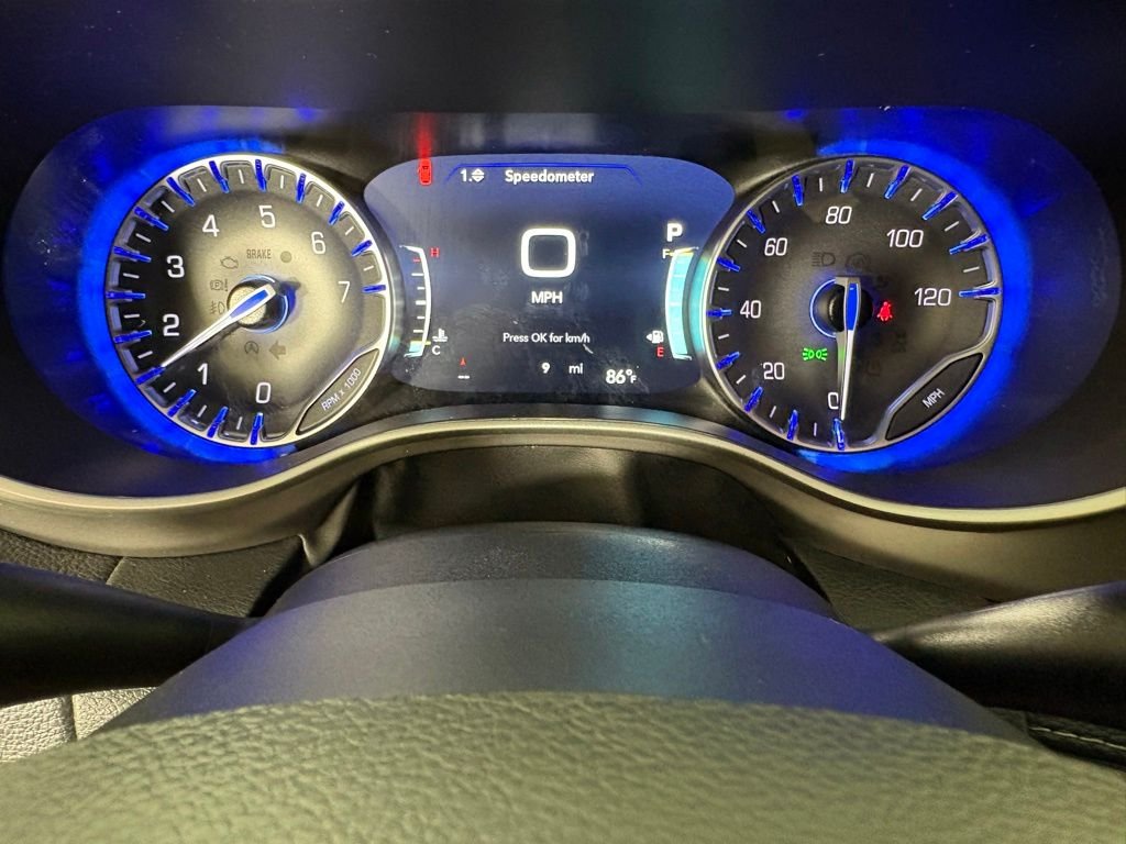 New 2027 Hydro Blue Pearl-Coat Exterior Paint Chrysler Select image 25