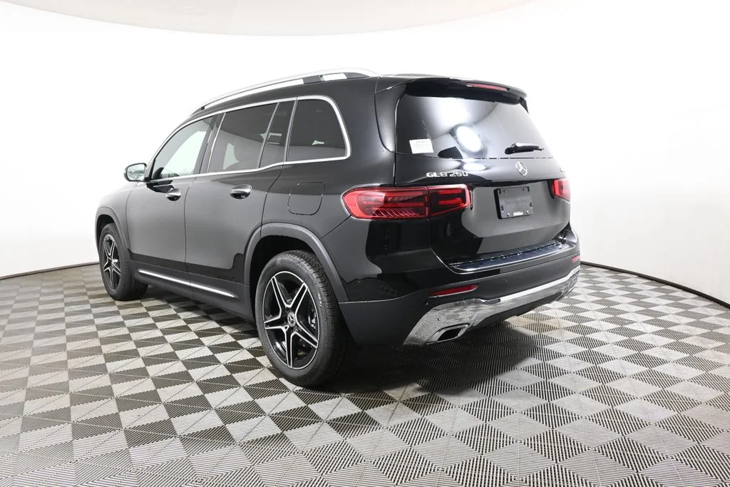 Used 2026 Black Mercedes-Benz GLB 250 image 5