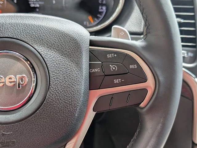 Used 2014 Brilliant Black Crystal Pearlcoat Jeep Laredo image 13