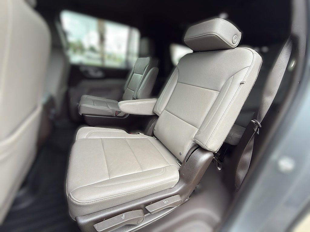 2021 Chevrolet Suburban Z71 - Photo 12