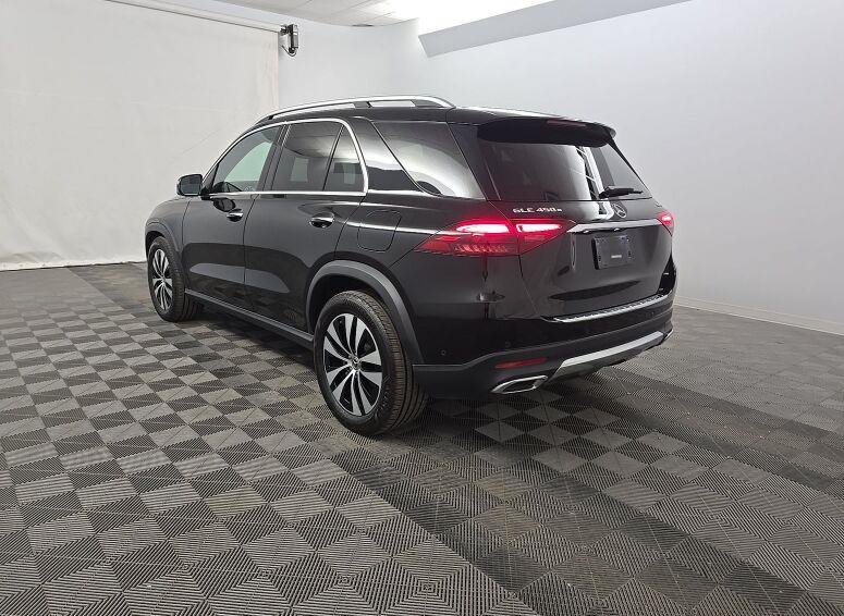 Used 2025 Black Mercedes-Benz GLE 450e image 3