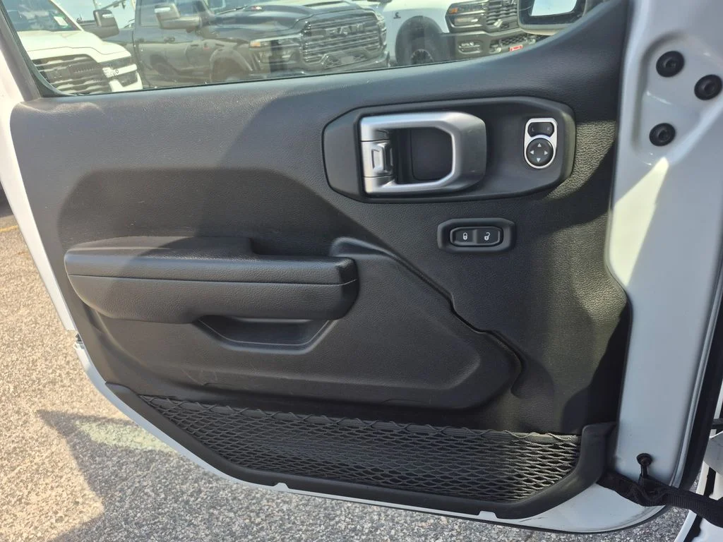 Used 2024 White Jeep Rubicon image 16