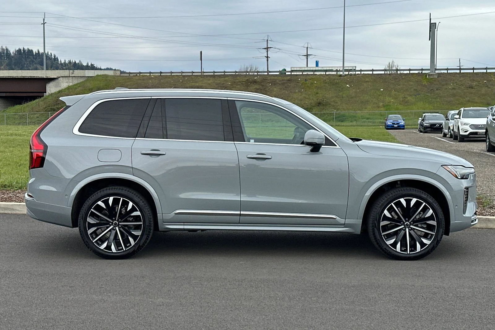 New 2026 Gray Volvo T8 Plus image 2
