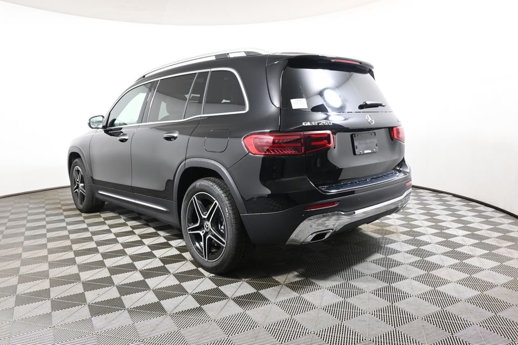 Used 2026 Night Black Mercedes-Benz GLB 250 image 5
