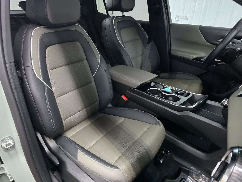 Used 2026 Green Chevrolet LT image 33
