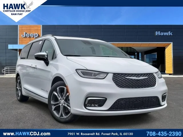 2026 Chrysler Pacifica Pinnacle's photo