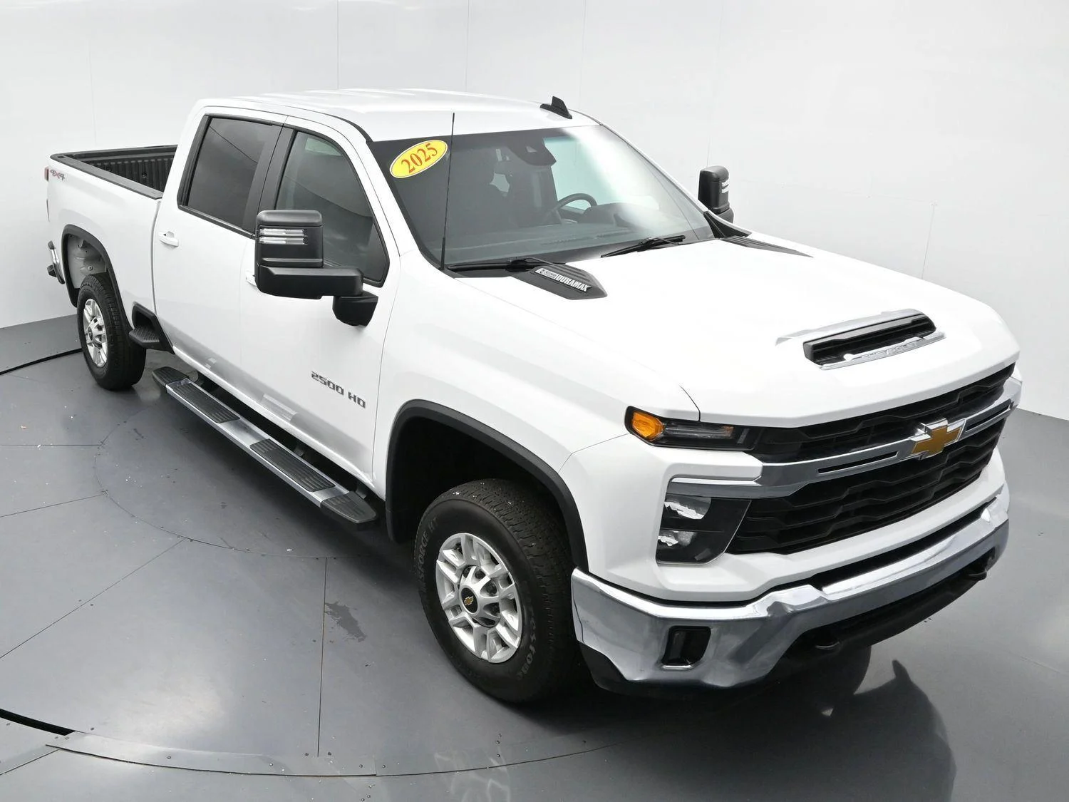 Used 2025 Summit White Chevrolet LT image 38