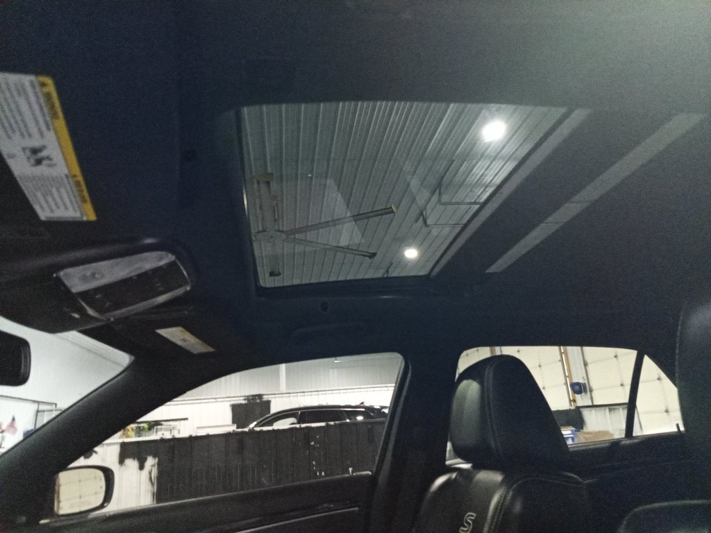 Used 2022 White Chrysler S image 24