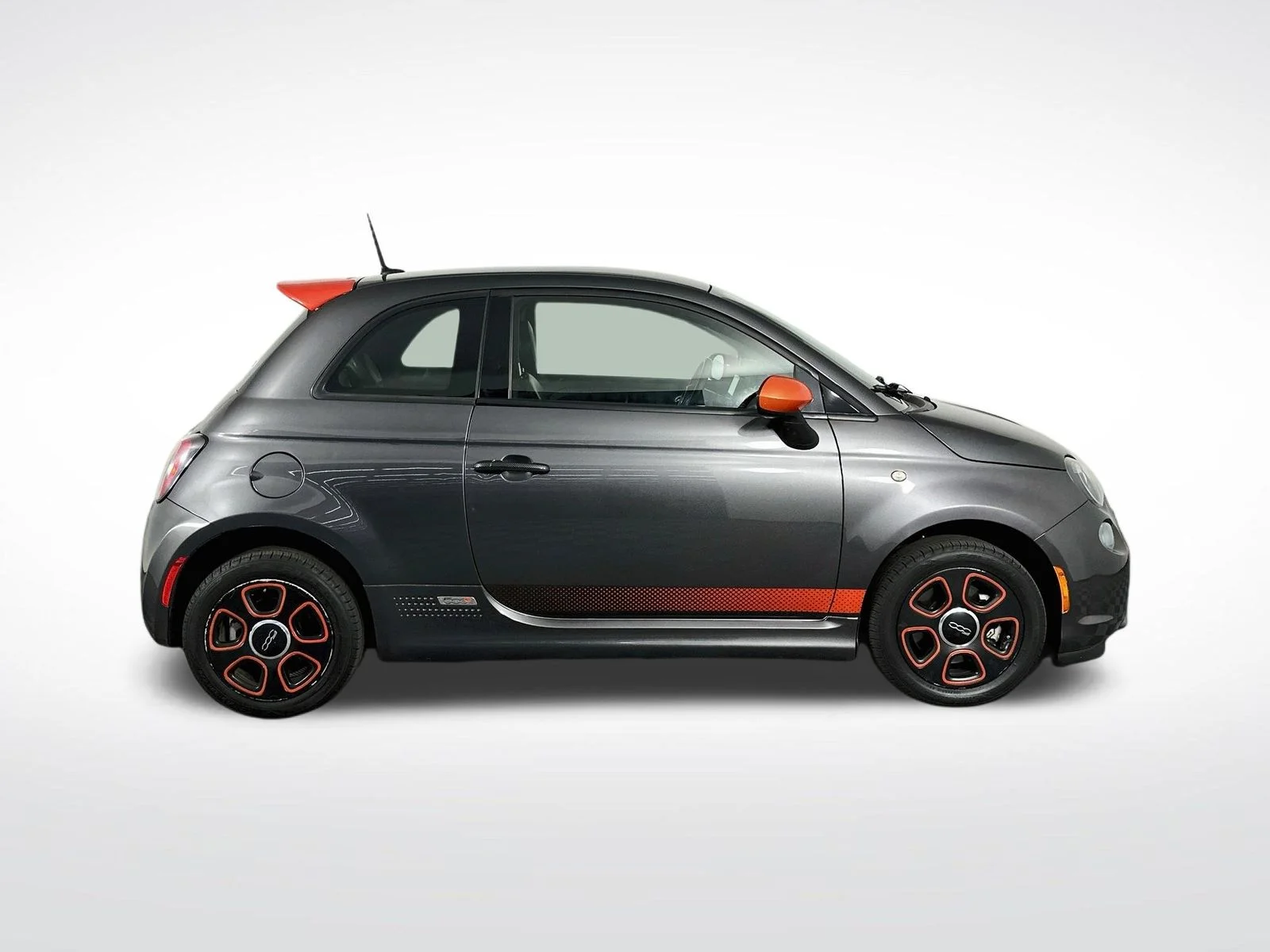 Used 2014 Granito Lucente (Granite Crystal) FIAT Battery Electric image 9