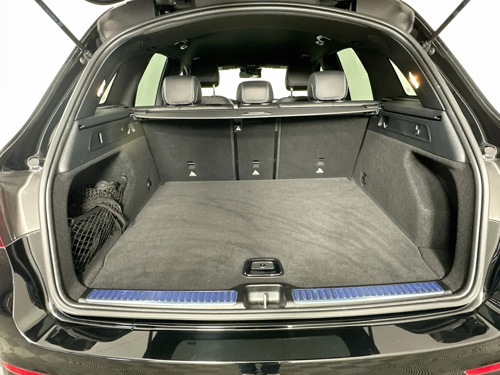 Used 2022 Black Mercedes-Benz GLC 300 image 25