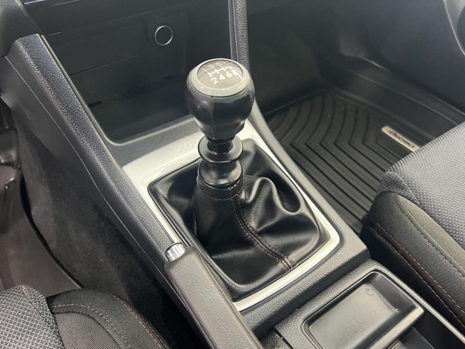 Used 2017 Ice Silver Metallic Subaru Premium image 18