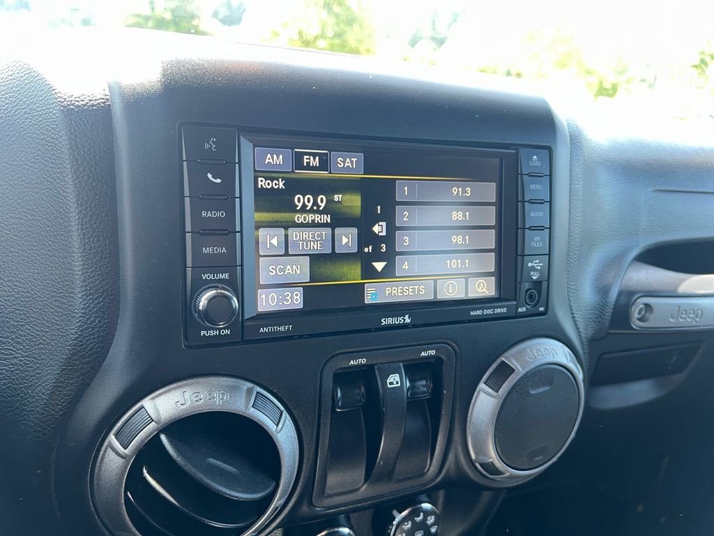 Used 2017 Black Jeep Sport image 21