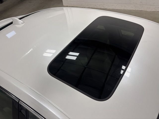Used 2018 Platinum White Pearl Honda Touring 2.0T image 18