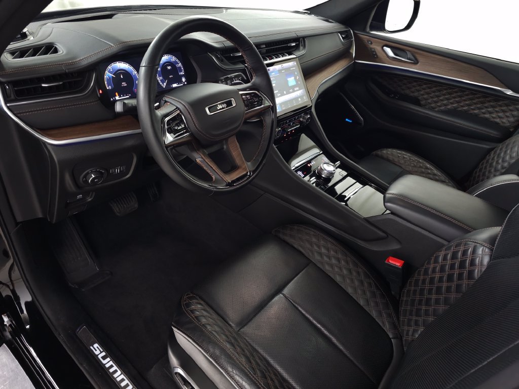 Used 2022 Black Jeep Summit image 17