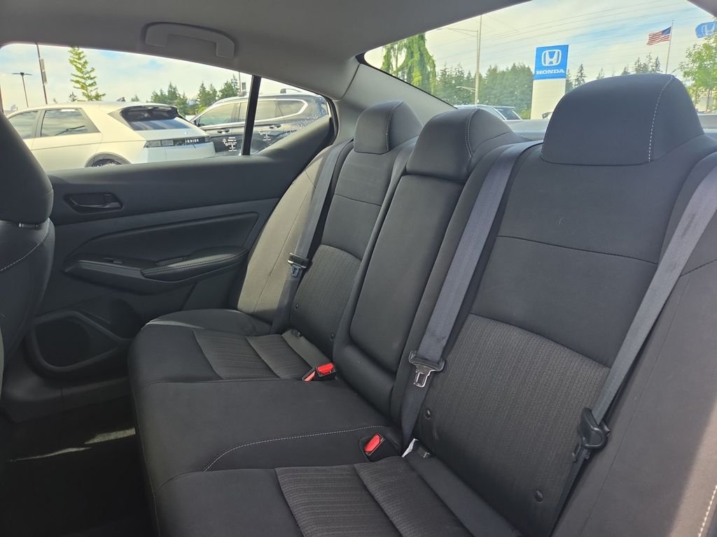 Used 2025 White Nissan 2.5 SV image 17